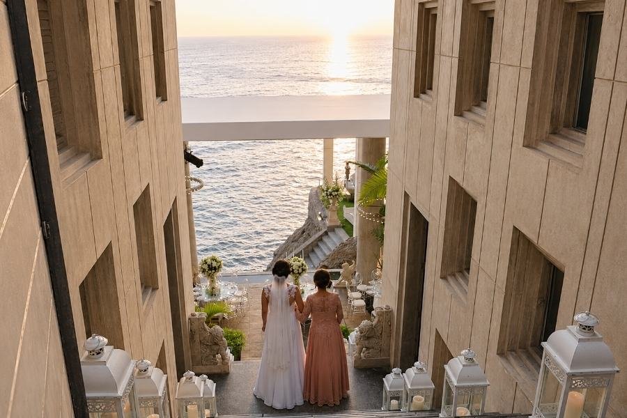 Planning your dream wedding in Peru by the pacific ocean